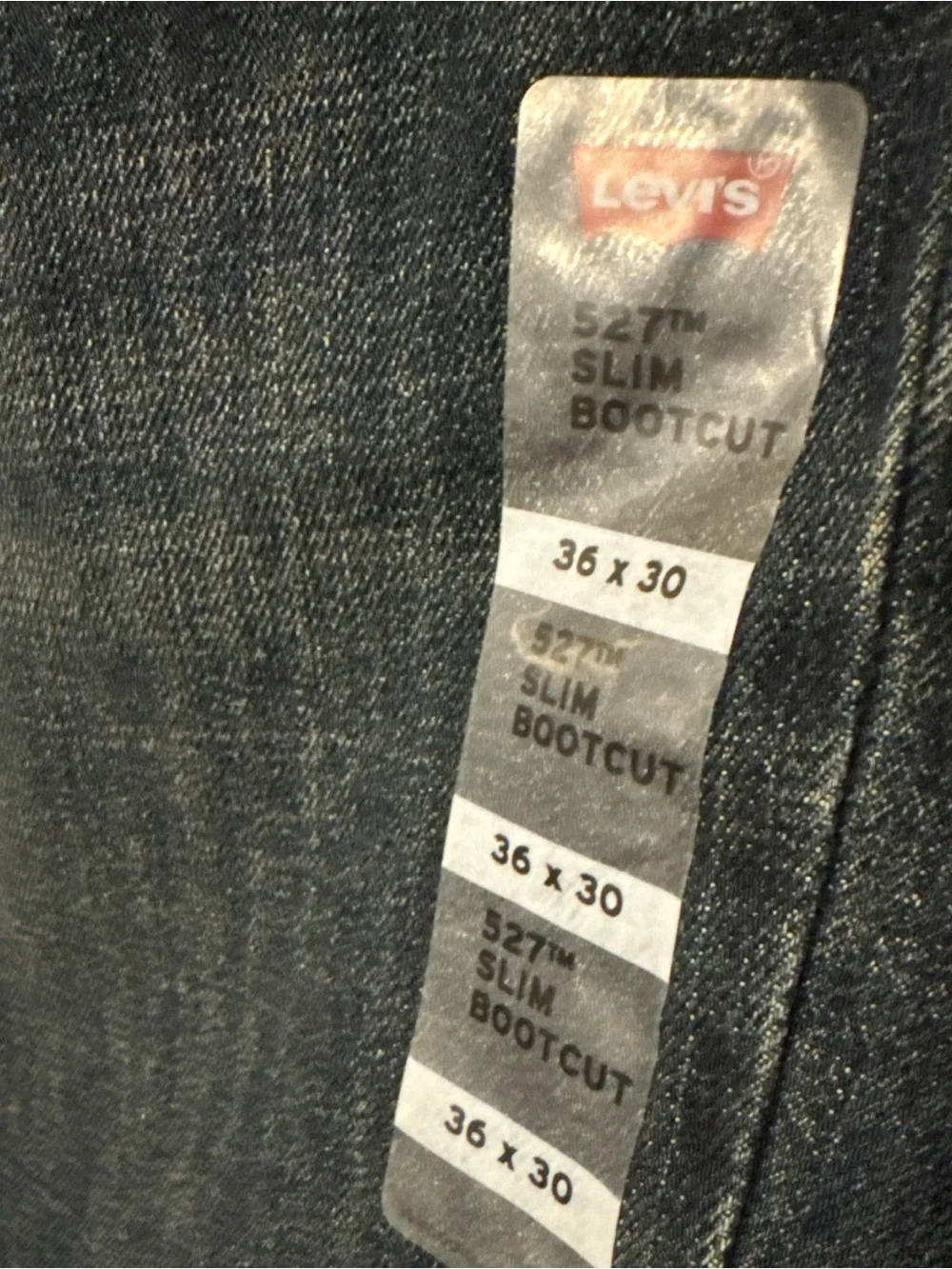 Levis pet free